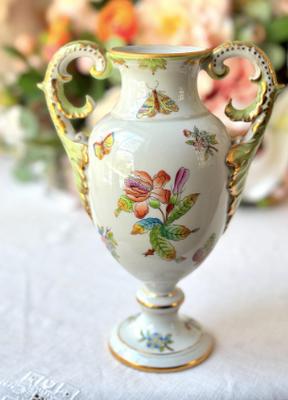 Beautiful, luxurious hand painted porcelain Queen Victoria Footed Urn Vase