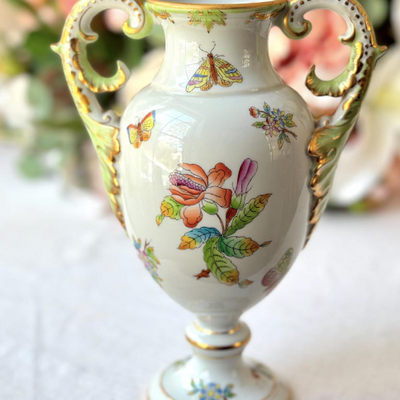 Beautiful, luxurious hand painted porcelain Queen Victoria Footed Urn Vase