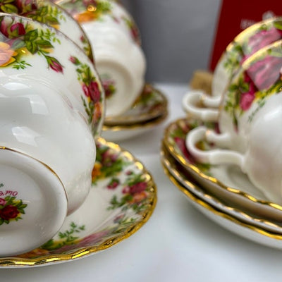 141 pieces FULL Dinner Service for 12 Vintage Royal Albert Old Country Roses with ORIGINAL